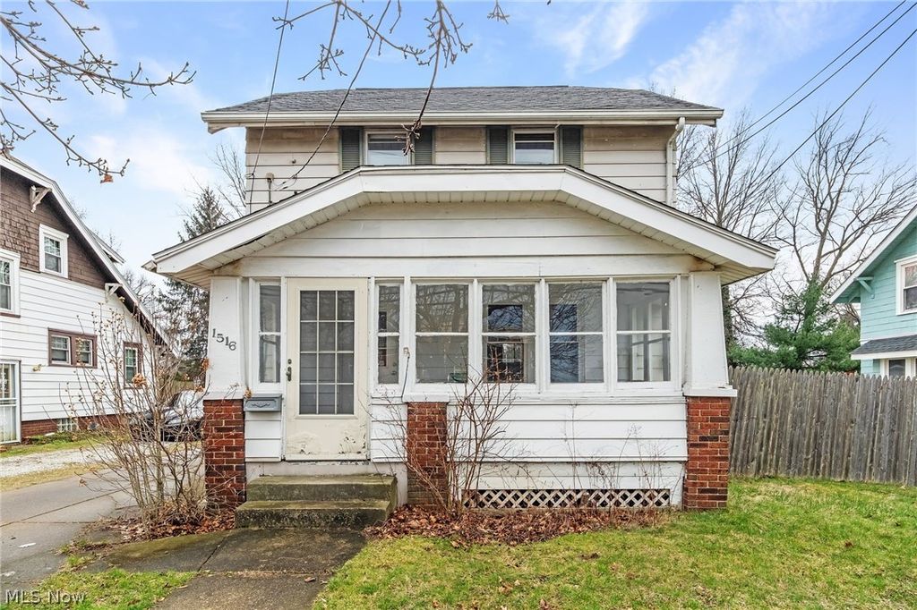 Photo of 1516 Newton Street, Akron, OH 44305 (MLS # 5195609)