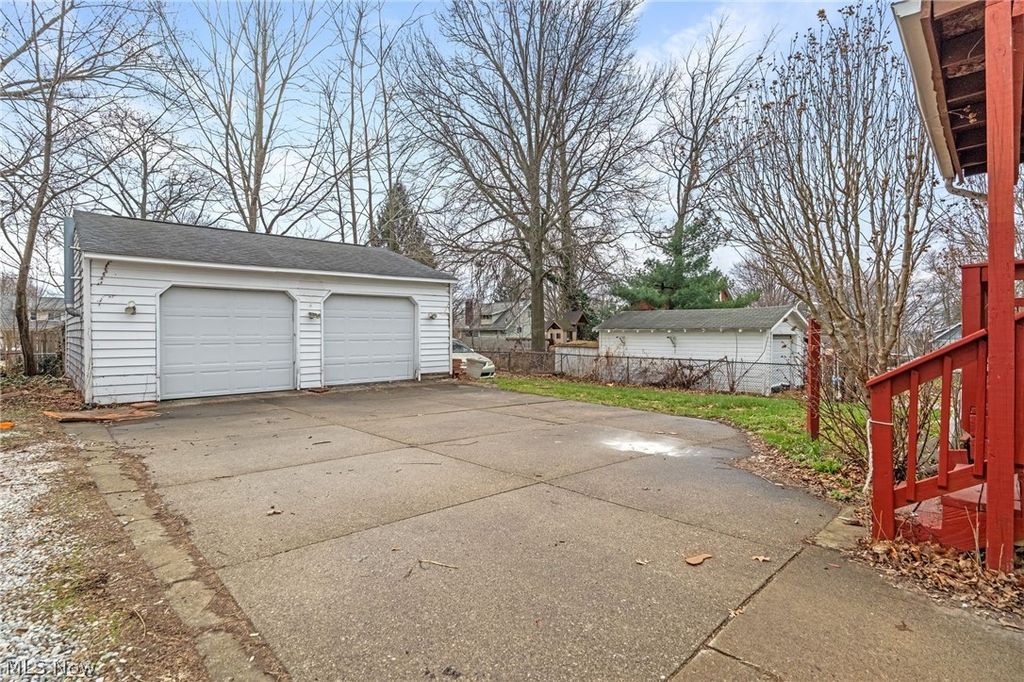 Photo of 1516 Newton Street, Akron, OH 44305 (MLS # 5195609)