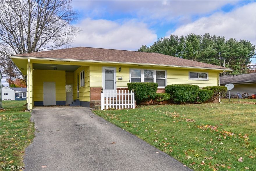 Spotless and Move in Ready Ranch Home in Salem. Home features a large front living room with huge picture window. 3 nice size bedrooms, updated Full Bath,
Eat in Kitchen with new counter tops, new laminate flooring and a new sink. Home was just remodeled and has Brand new Carpet, Newly painted and a Brand New Roof. Other updates include new electric panel and newer windows. Basement is clean and dry. If your looking for a move in ready ranch this is the one. 
Located in Salem's SE section. Large backyard and nice patio to relax on. Carport is attached to home and offers large storage room. This home comes with a Worry Free Home Warranty and is available for immediate possession. Great Family Neighborhood....this one is a must see.