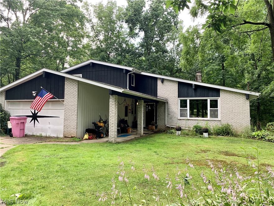 Location, Location, Location !!!!  4 Bedroom, 3 Bath home with so much opportunity and potential.  Bring some creative ideas and make this one your own.  This home offers vaulted ceilings in the living room and dining room. So much space for entertaining Family & Friends in the large Eat-In-Kitchen that overlooks the Family Room.  The Family has a sliding glass door that leads to the stunning 1.5 acre lot !!! Still plenty of time to enjoy those warm summer nights. Large bedroom on the first floor is perfect for either an additional Master or overnight guest.  Upstairs offers three additional bedrooms, all with adequate closet space.
SOLD AS IS