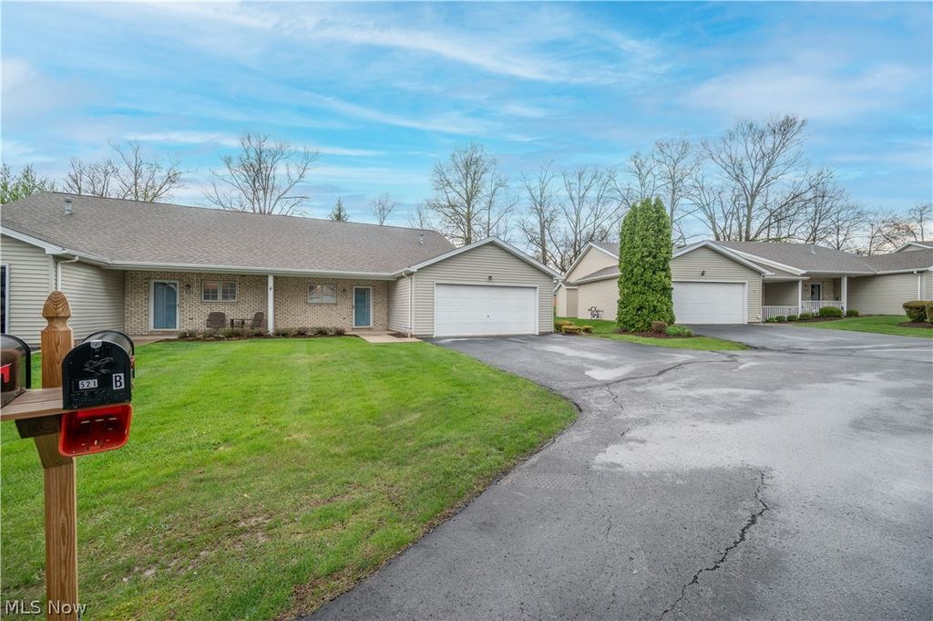 Photo of 521 Wilcox Lane #B, Austintown, OH 44515 (MLS # 5201818)