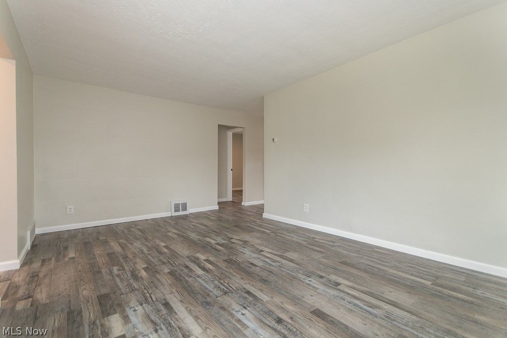 Photo of 434 E 272nd Street, Euclid, OH 44132 (MLS # 5205085)