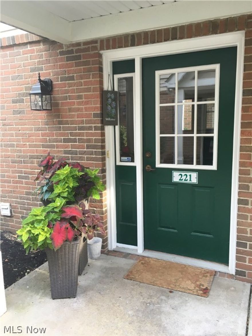 Immaculate open-concept 2 bed, 2 bath 2nd floor ranch with 1 car detached garage. Centrally located in Montrose area in Revere School District. Great rm/dining rm features a dramatic cathedral ceiling, Gas fireplace w/decorative mantle and stacked stone facade. 2nd floor east-facing deck. Kitchen includes: newer hardware & lighting, mosaic glass backsplash, white cabinets & appliances, breakfast bar; dishwasher, NEW deep one basin sink, faucet & garbage disposal. Walk-in pantry/laundry rm with washer and dryer. Vaulted master is complete with east and north facing windows. Master has walk-in closest, linen closet and en-suite bath. Nice sized 2nd bedroom and full second bathroom. Updated flooring in kitchen, laundry/pantry, entrance and both bathrooms.



Dog friendly! Monthly HOA fee $220 covers: water, trash pick-up, snow removal, all lawn care/landscaping, and maintenance and/or repair of any exterior features (roof, siding, shutters, painting, driveway maintenance, etc). New wi