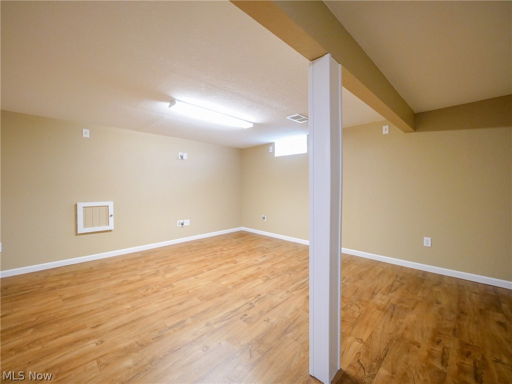 Cresthaven Sub #560 - Residential