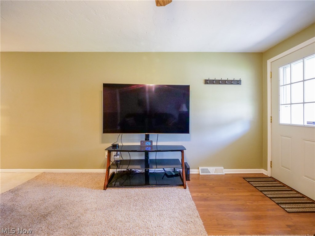 Cresthaven Sub #560 - Residential