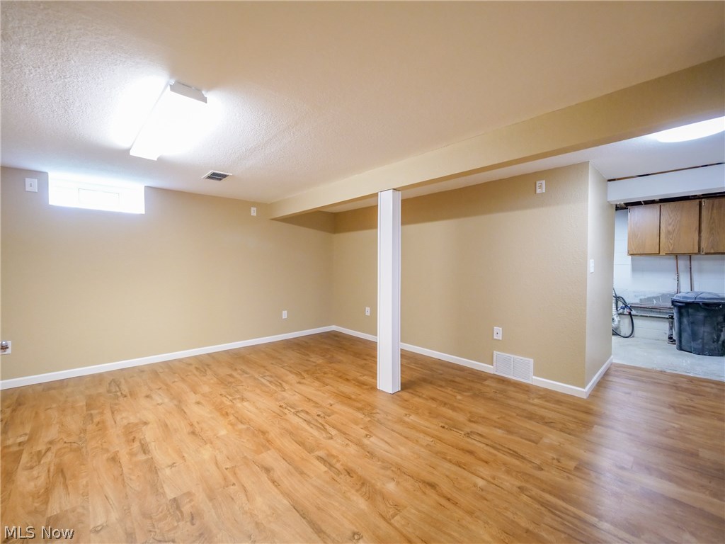 Cresthaven Sub #560 - Residential