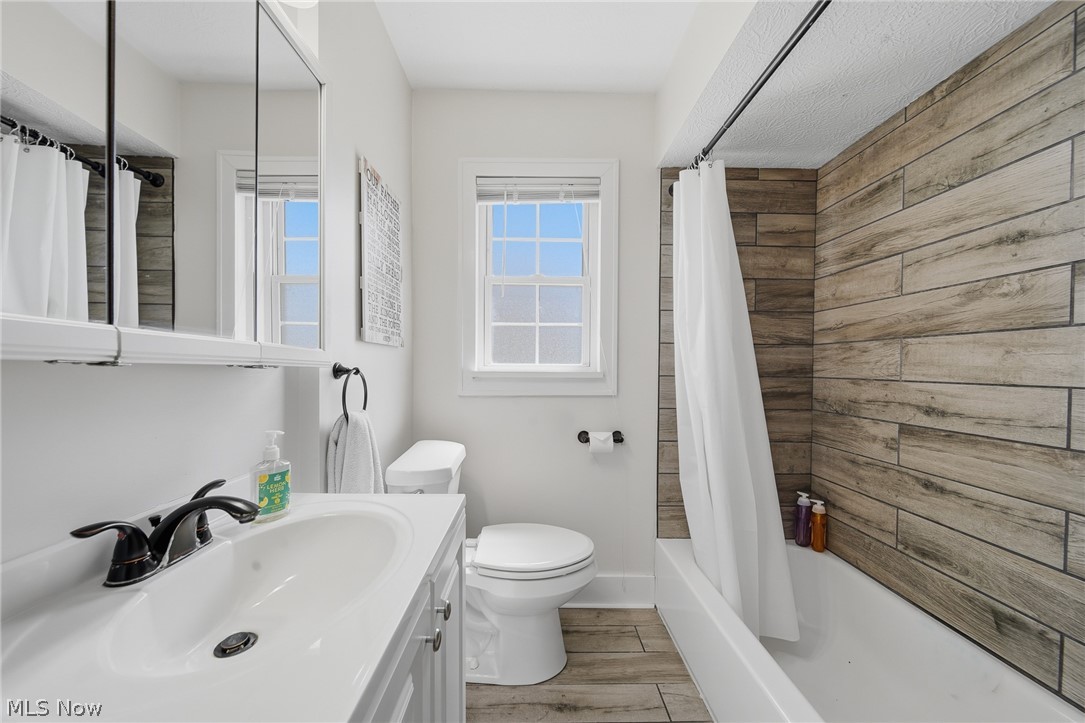 Silver Lake Little Farms - Residential