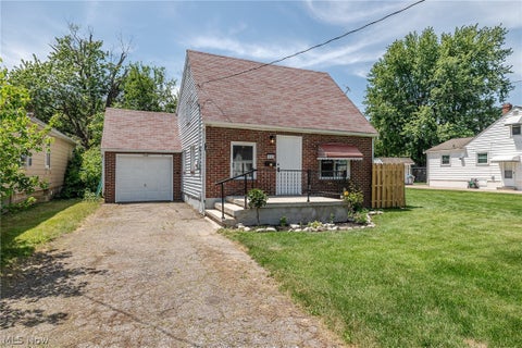 Homes For Sale - 1926 Nichols Avenue<br/> Lorain, OH 44053