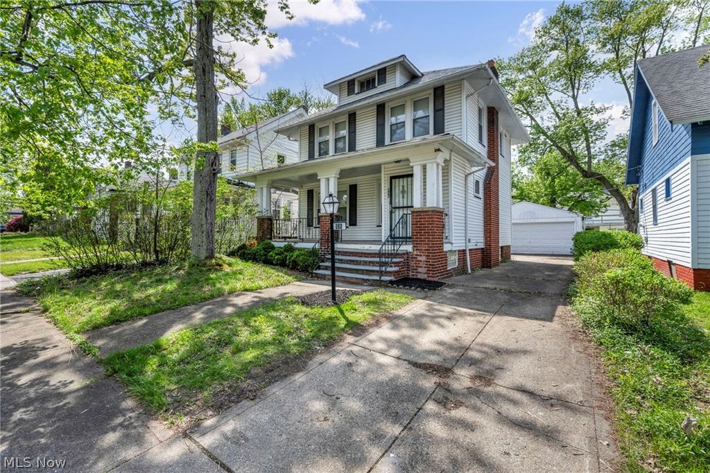 Photo of 936 Selwyn Road, Cleveland Heights, OH 44112 (MLS # 5204829)