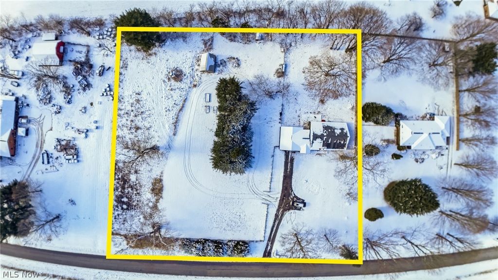 Photo of 2430 S Hametown Road, Norton, OH 44203 (MLS # 5184175)