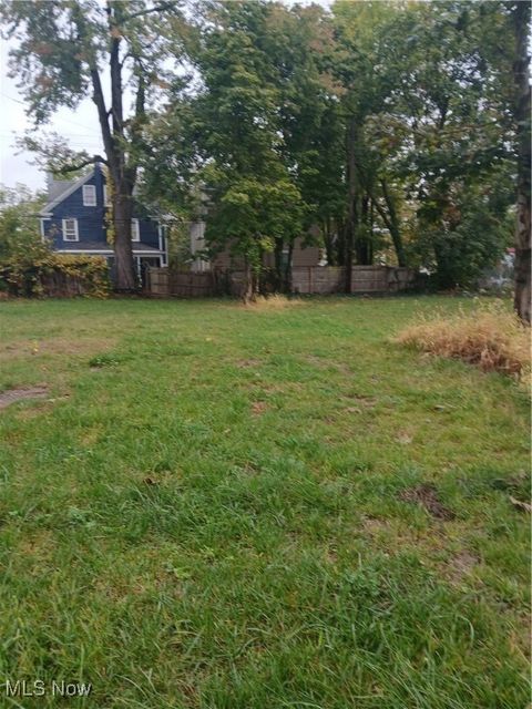 Vacant Land For Sale - 1373 E 84 Street<br/> Cleveland, OH 44103