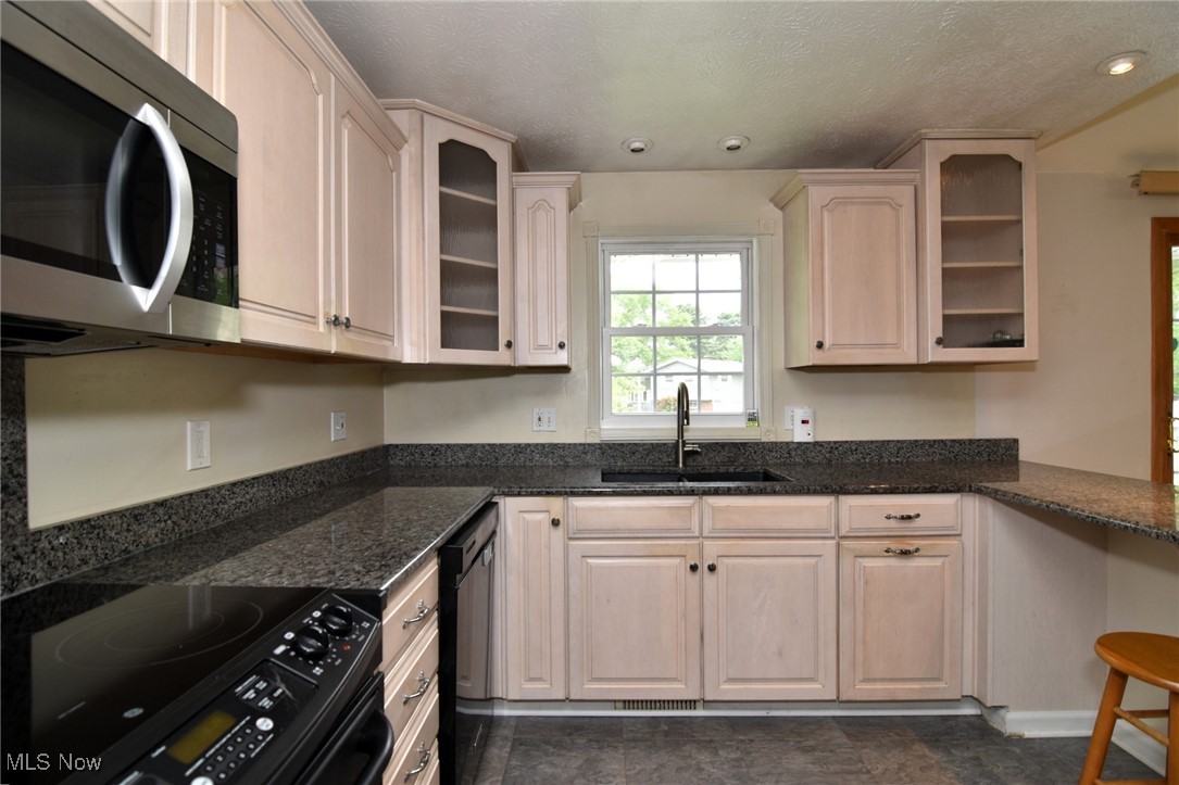 2453 Sherwin Drive