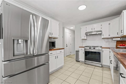 Tiny photo for 2008 Springfield Lake Boulevard, Akron, OH 44312 (MLS # 5239960)