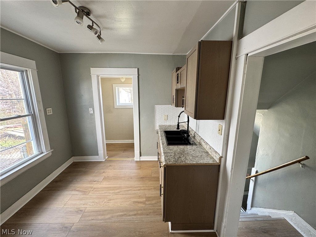 Photo of 3059 W 111th Street, Cleveland, OH 44111 (MLS # 5198676)