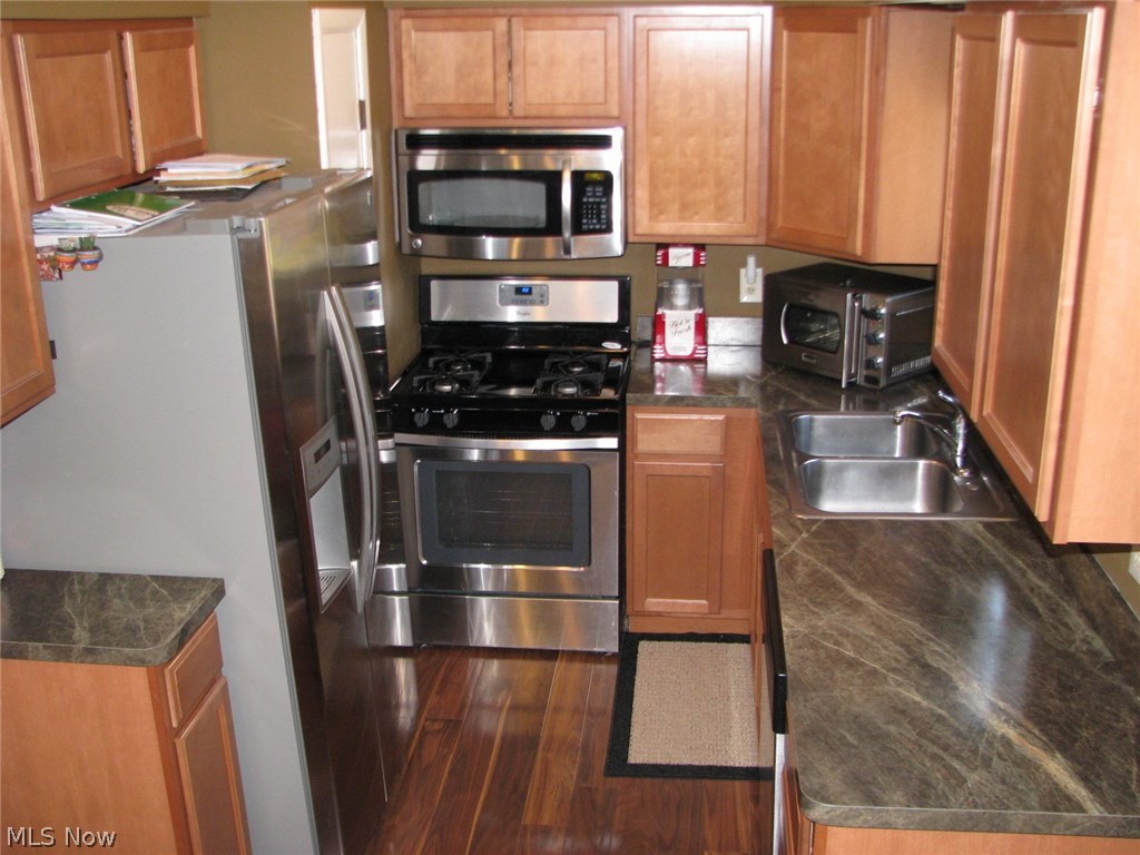 Arbordale Dev Cos Copley Aven - Residential