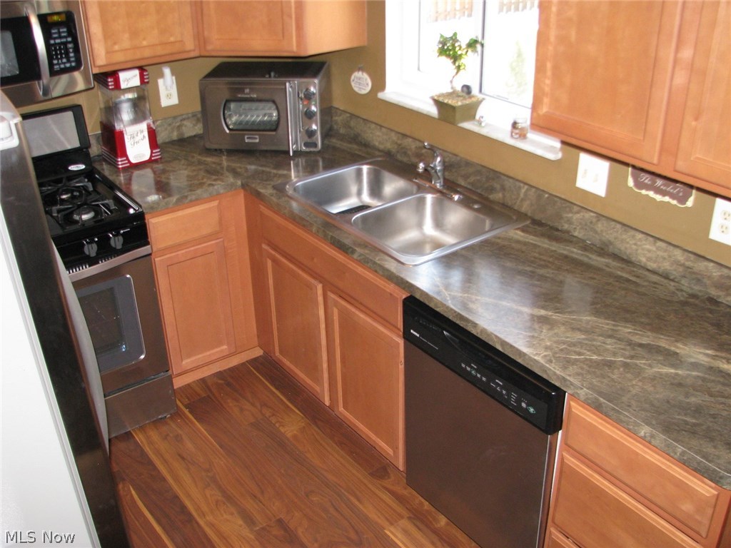 Arbordale Dev Cos Copley Aven - Residential