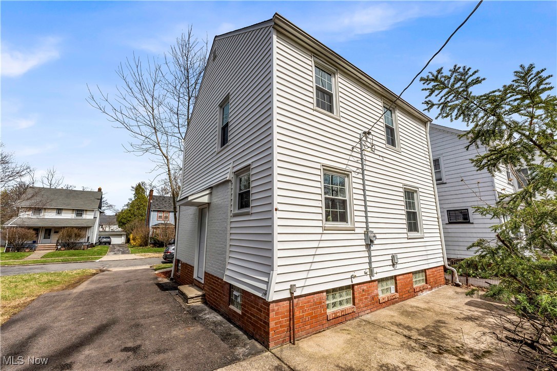 3964 Navahoe Road, Cleveland Heights, Ohio image 5
