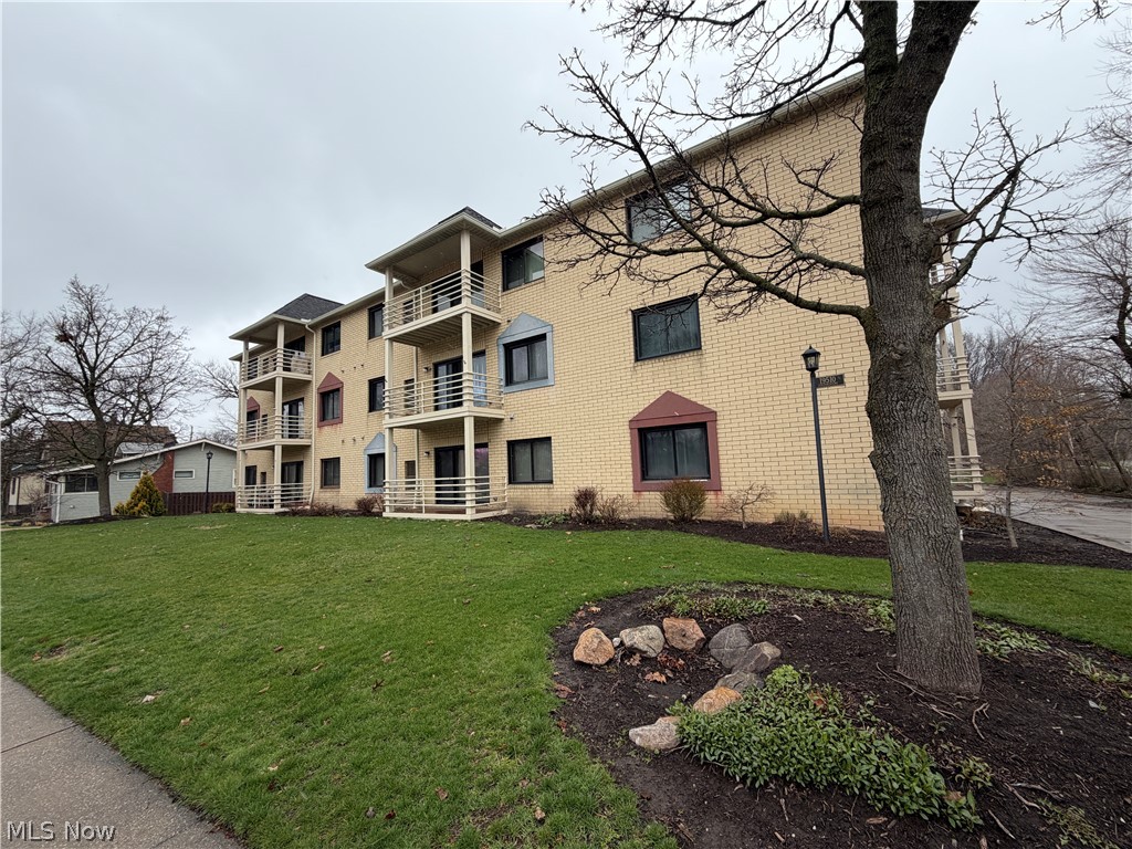 19510 Place Condo - Residential