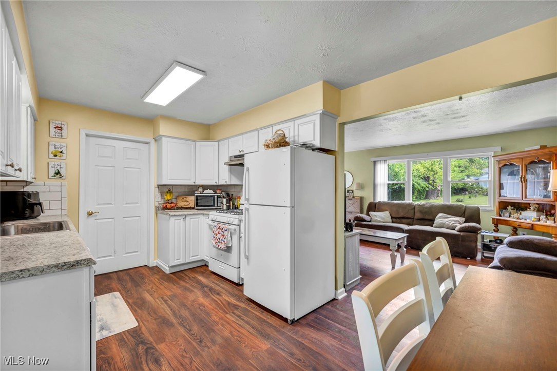 188 Courtland Boulevard, Eastlake, Ohio image 4