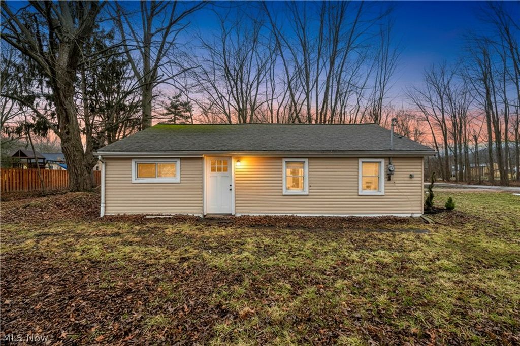 Photo of 6171 Lee Road, North Ridgeville, OH 44039 (MLS # 5199875)