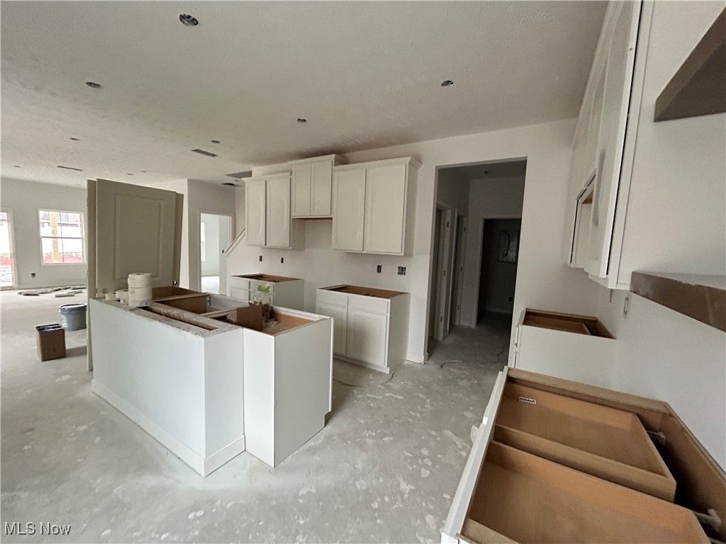 Photo of 5079 Shepherds Glen Gln, Willoughby, OH 44094 (MLS # 5184044)