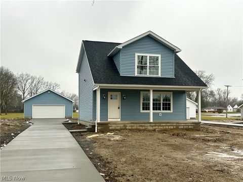 Photo of 1581 Drexel Avenue NW, Warren, OH 44485 (MLS # 5190548)