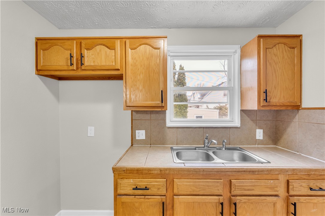 Knickerbocker Land Cos Burkla - Residential Lease