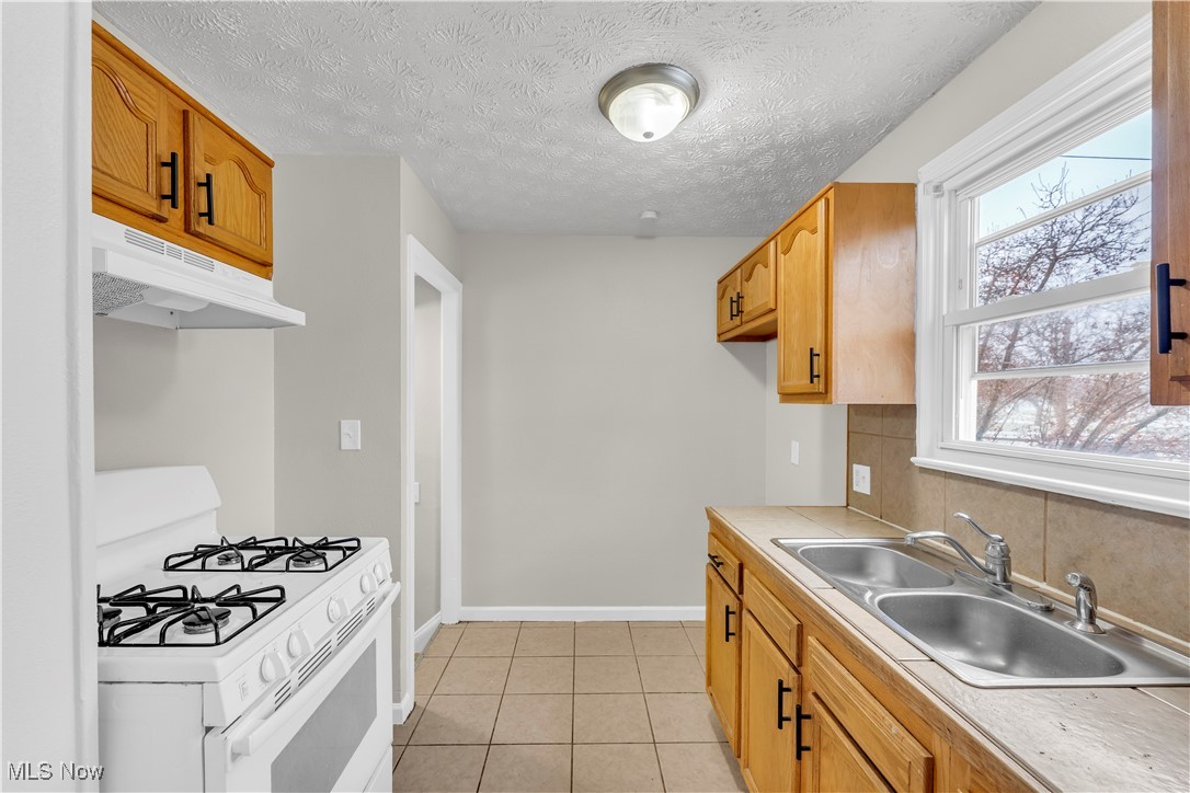 Knickerbocker Land Cos Burkla - Residential Lease