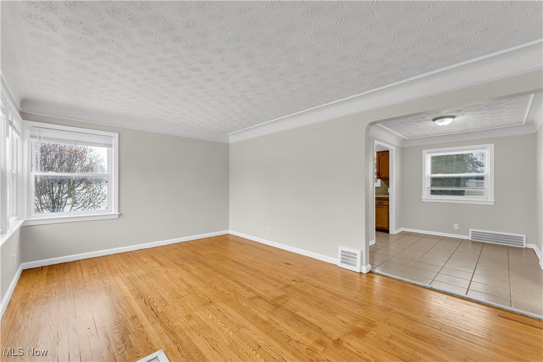 Knickerbocker Land Cos Burkla - Residential Lease