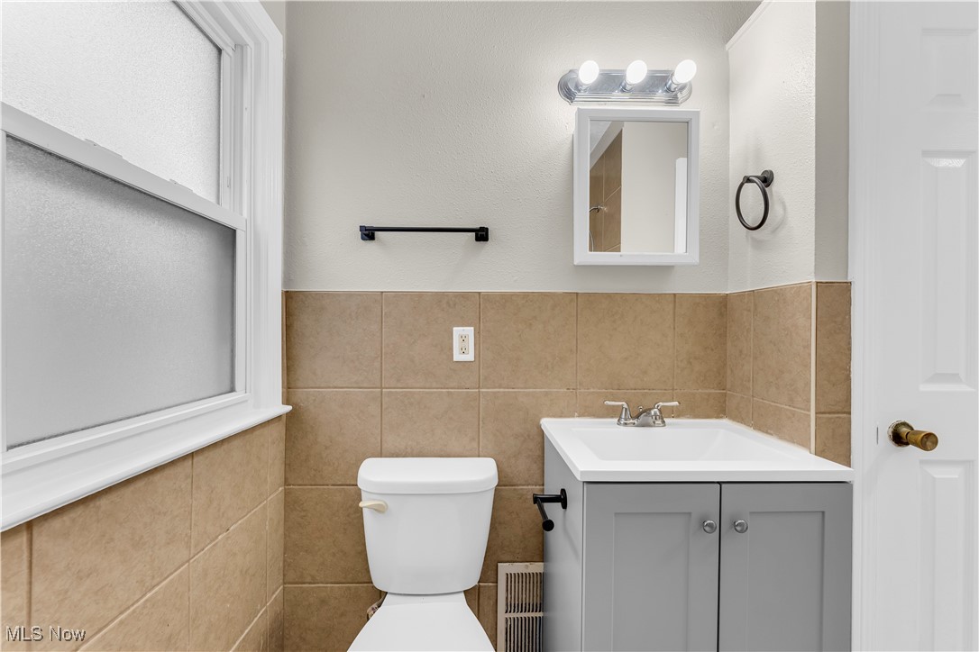 Knickerbocker Land Cos Burkla - Residential Lease