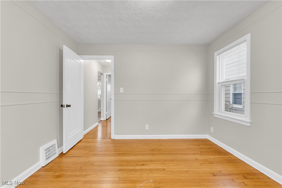 Knickerbocker Land Cos Burkla - Residential Lease