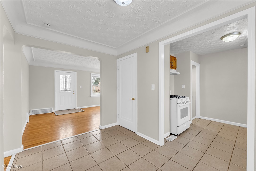 Knickerbocker Land Cos Burkla - Residential Lease