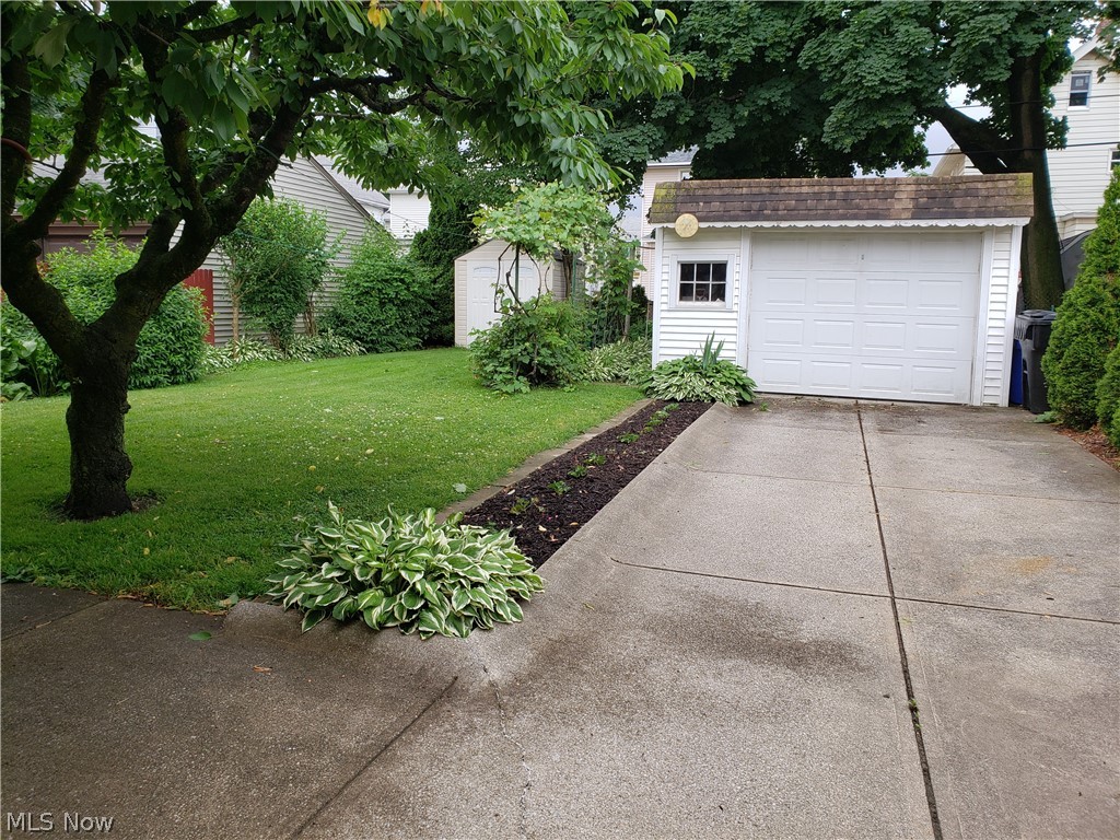 A J Hieber Broadview Spgs Road - Residential