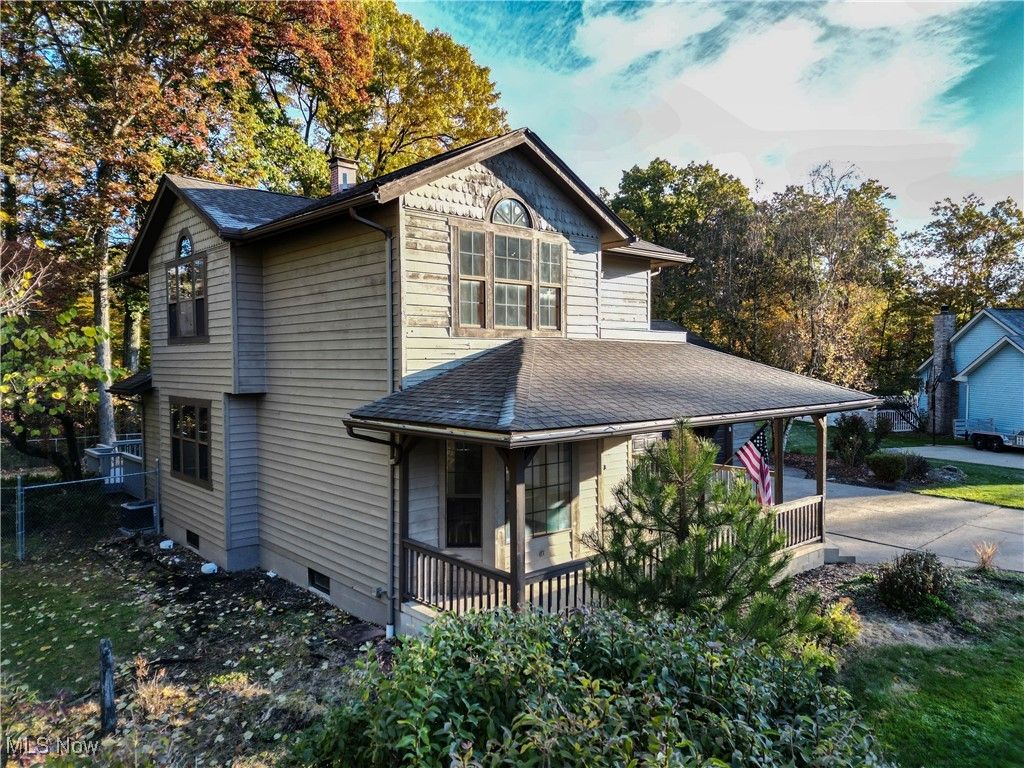 Photo of 352 Wyndclift Place, Austintown, OH 44515 (MLS # 5168137)