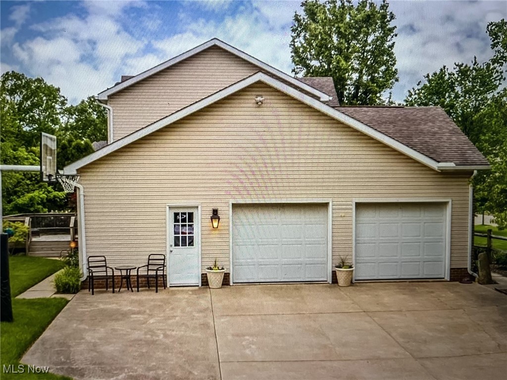 836 Birchwood Drive, Alliance, Ohio image 4