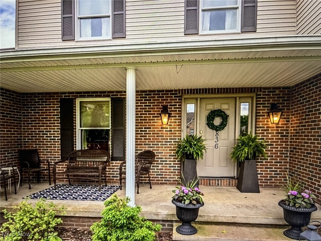 836 Birchwood Drive, Alliance, Ohio image 2