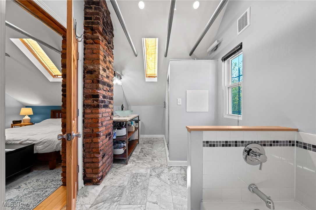 Cleveland, Ohio 44102, United States, 3 Bedrooms Bedrooms, ,2 BathroomsBathrooms,Residential,Active,224135