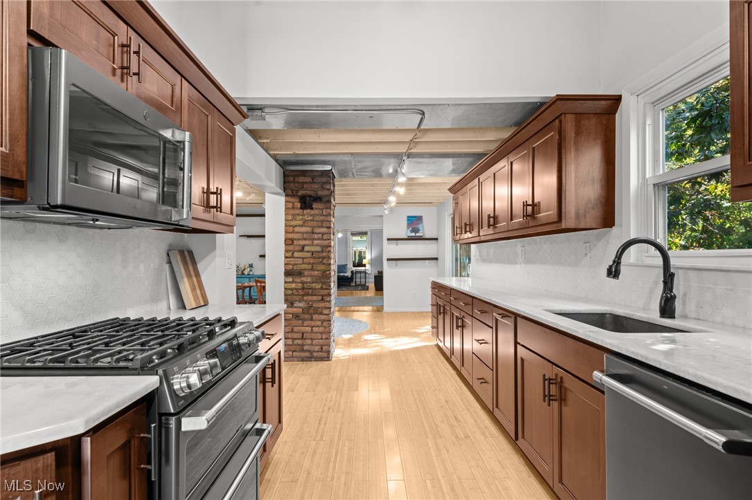 Cleveland, Ohio 44102, United States, 3 Bedrooms Bedrooms, ,2 BathroomsBathrooms,Residential,Active,224135