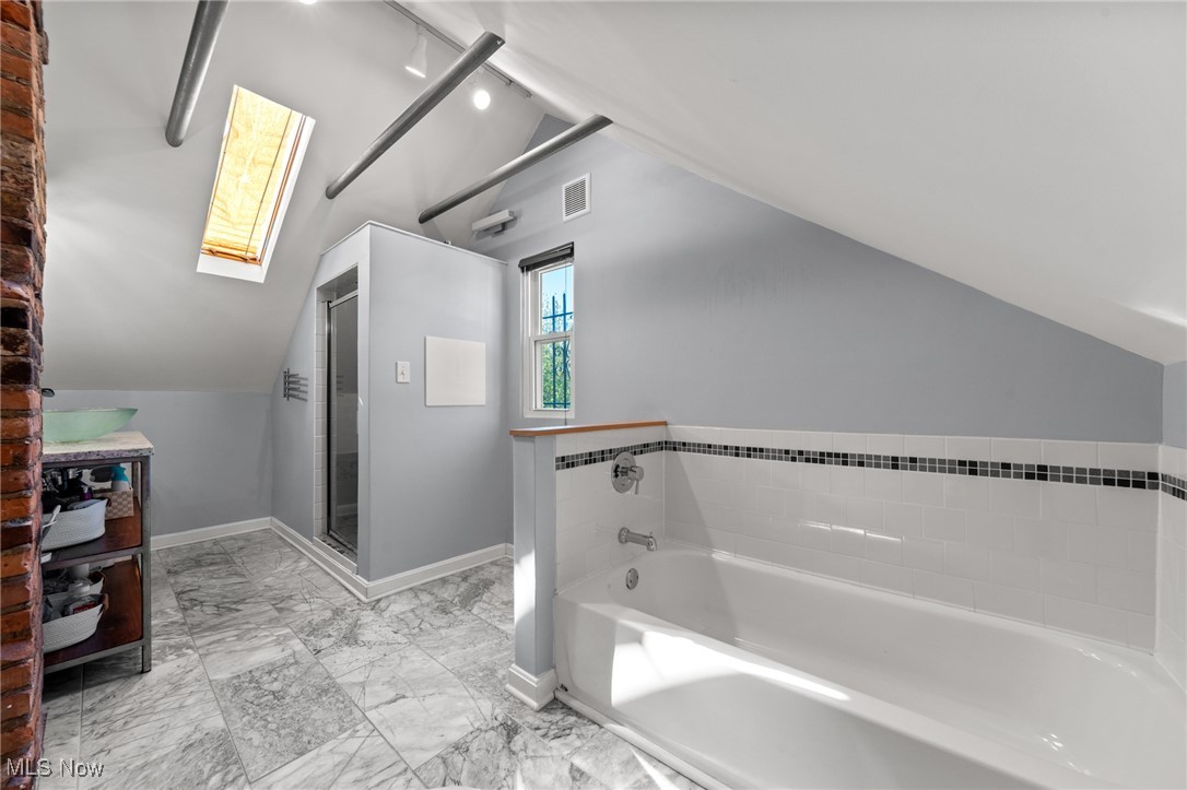 Cleveland, Ohio 44102, United States, 3 Bedrooms Bedrooms, ,2 BathroomsBathrooms,Residential,Active,224135