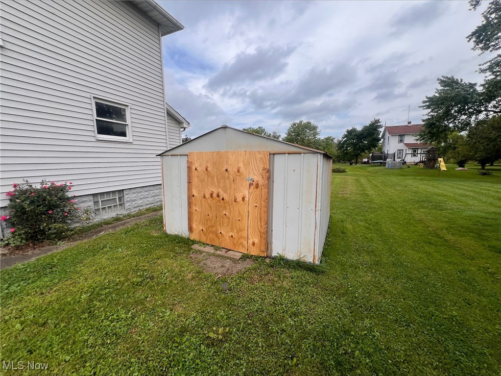 7977 2nd Street, Masury, Ohio image 6