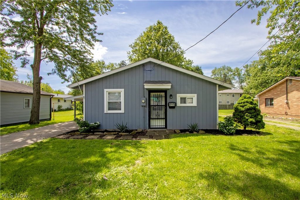 Photo of 912 Jefferson Street, Orrville, OH 44667 (MLS # 5211342)