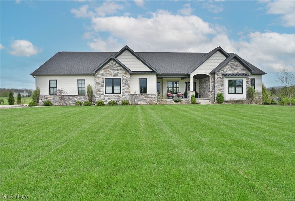 Photo of 298 Blakeslee Boulevard, Medina, OH 44256 (MLS # 5201493)