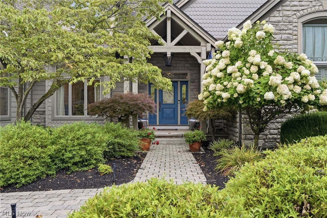 411 Stonebridge Drive
