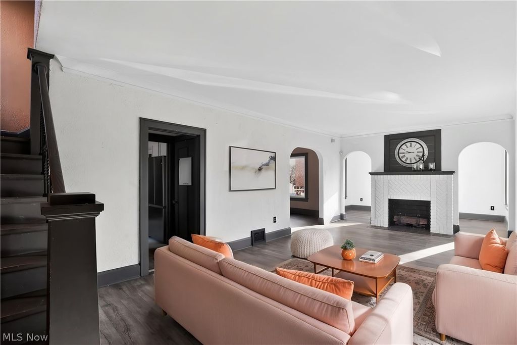 Photo of 244 Outlook Avenue, Youngstown, OH 44504 (MLS # 5194099)