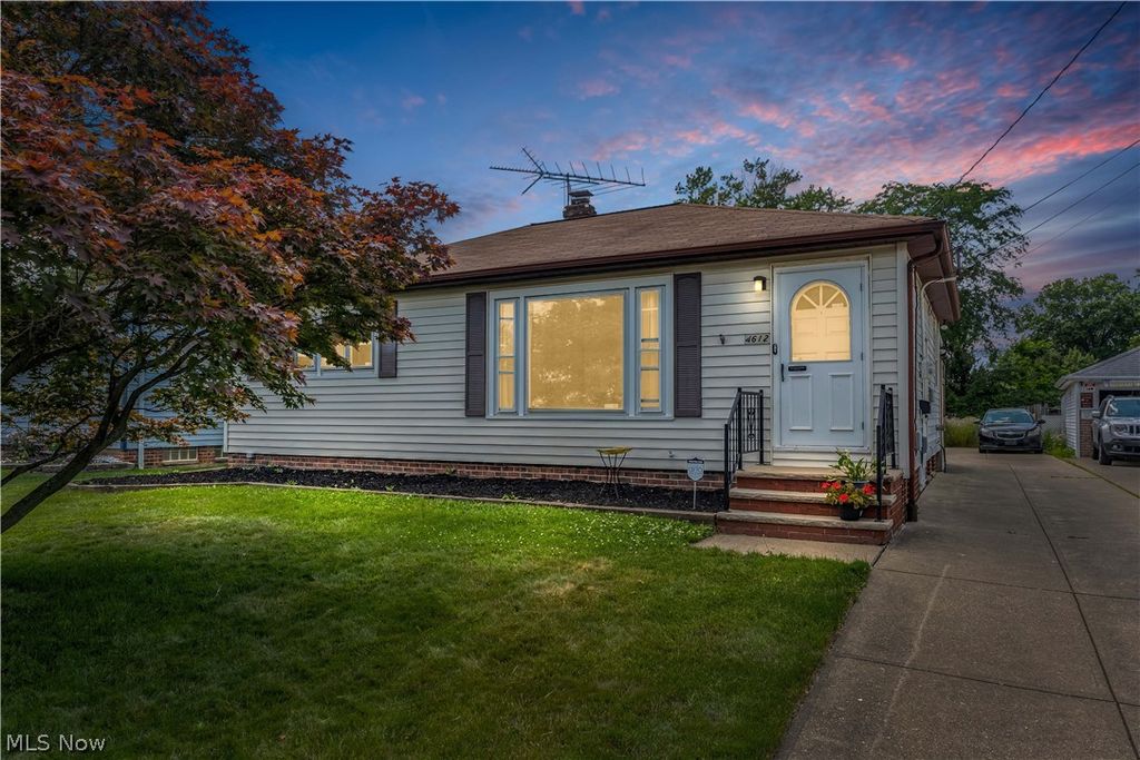 Photo of 4612 W 156th Street, Cleveland, OH 44135 (MLS # 5224016)