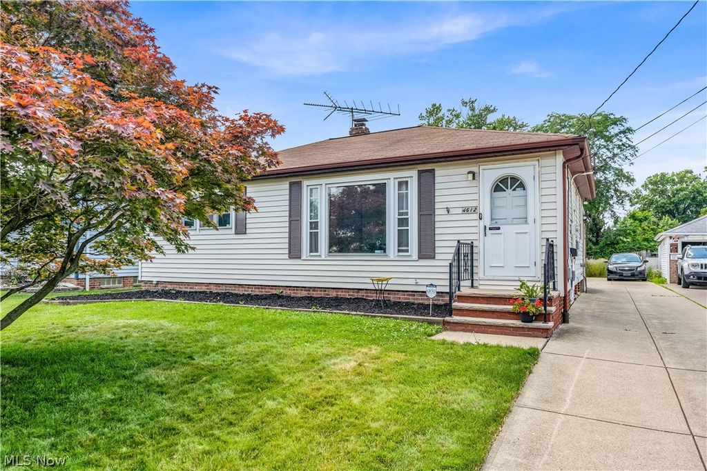 Photo of 4612 W 156th Street, Cleveland, OH 44135 (MLS # 5224016)