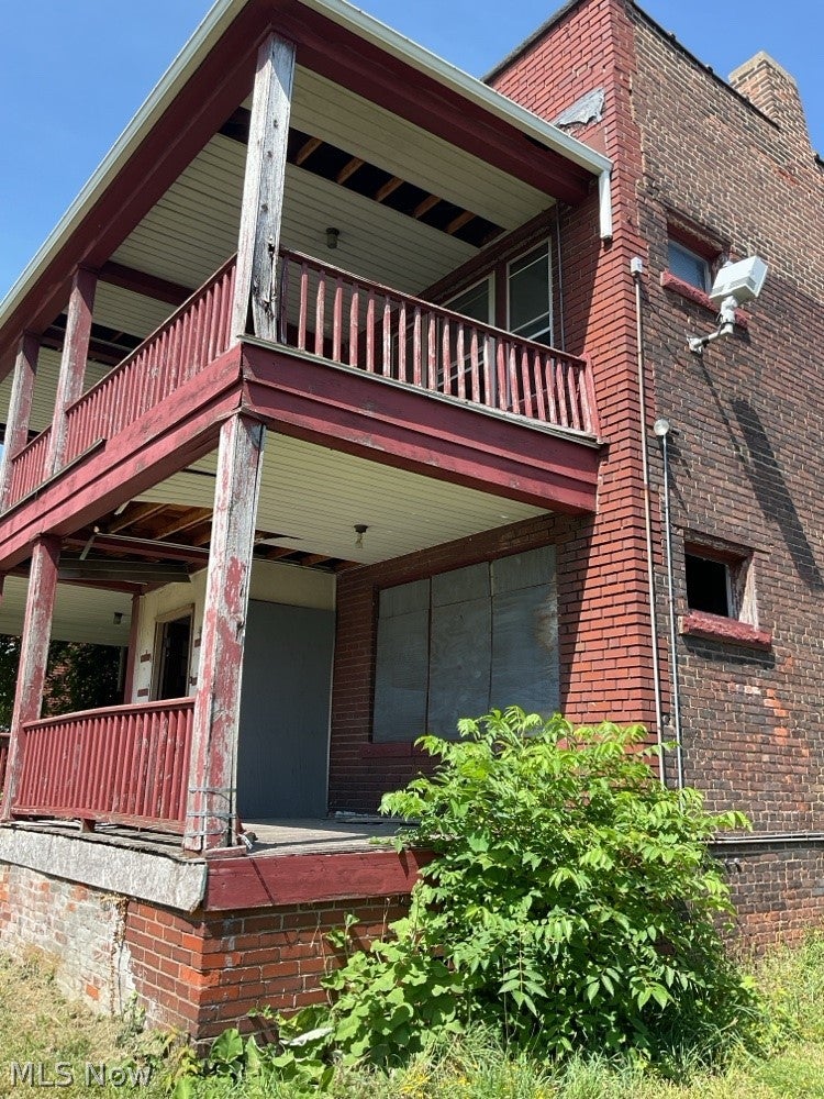 945 E 150th Street