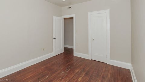 Apartment in Cleveland OH 15432 Lake Shore Boulevard 46.jpg