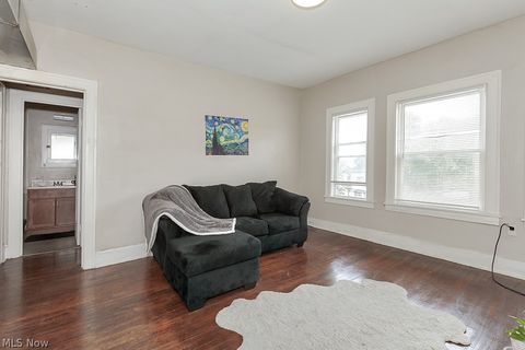 Apartment in Cleveland OH 15432 Lake Shore Boulevard 21.jpg