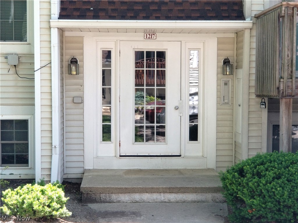 1217 W River Road N D1